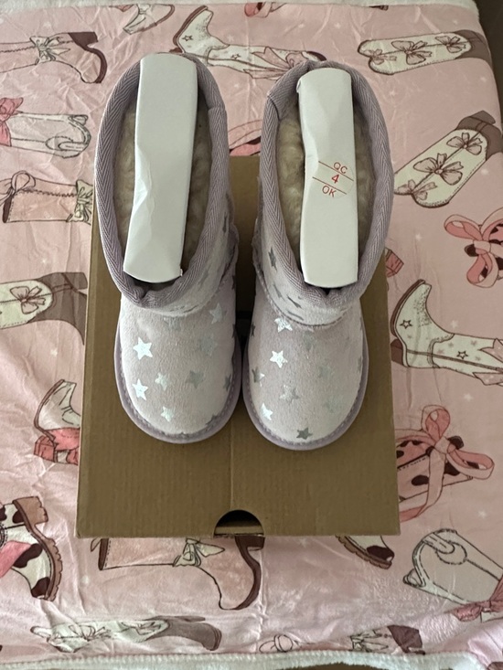 UGG Other - UGG Kids Pink Star-Print Cozy Booties